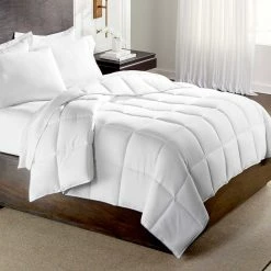 Brand new ???? MGM Grand At Home Grand Collection All Season Down Alternative Comforter ????