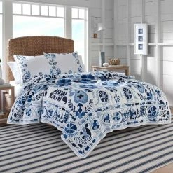 Promo ???? Southern Tide Corolla Quilt ✨