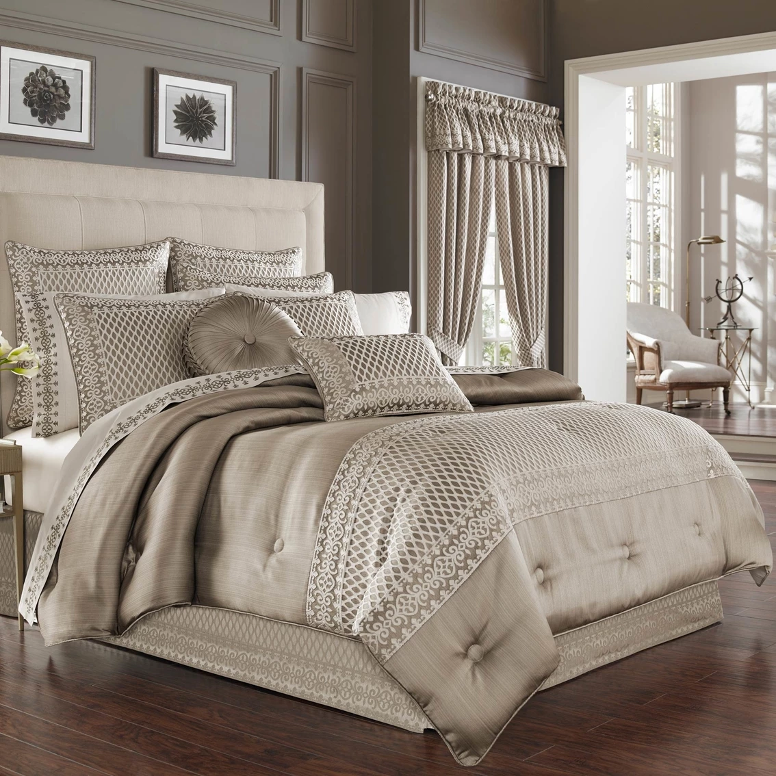 Promo ⌛ Five Queens Court Beaumont Champagne 4 Pc. Comforter Set ????